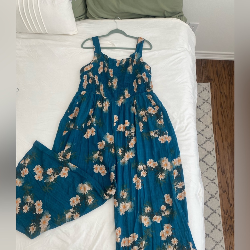 Wide leg jumpsuit